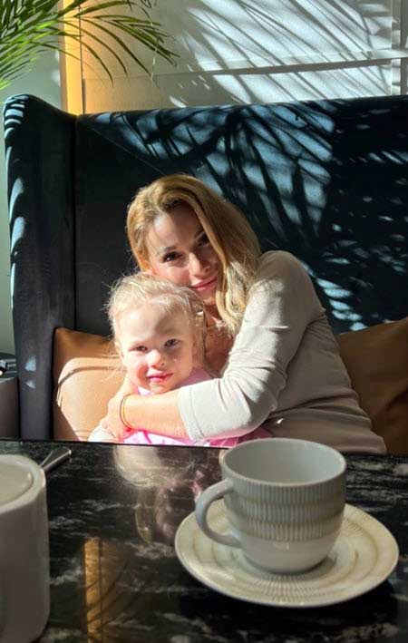 Свежие фото ведущих проекта Дом 2