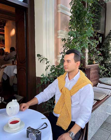 Свежие фото ведущих проекта Дом 2