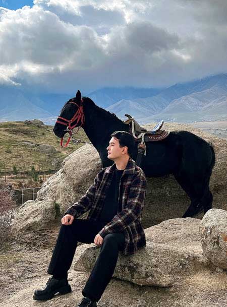 Свежие фото ведущих проекта Дом 2