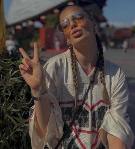 Свежие фото ведущих проекта Дом 2