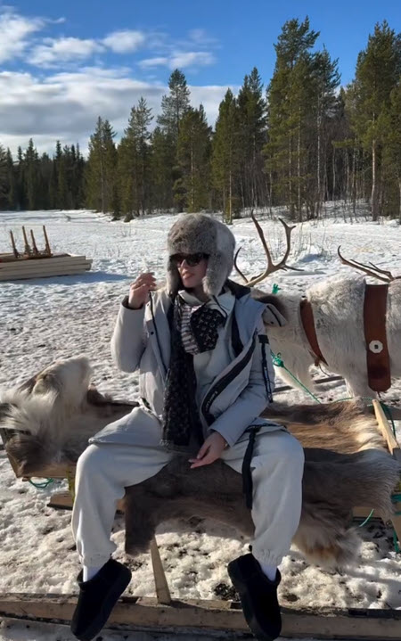 Саша Артемова в гневе – подписчики мало отправляют ей сердечек, огоньков и приятных слов