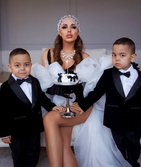 Юля Ефременкова отметила день рождения