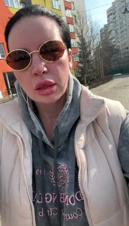 Саша Чepнo нашла свою любовь и парень уже поселился в ее квартире