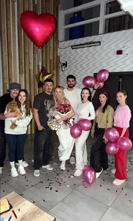 У Кристины Лясковец ДР, ее поклонник Никита Гуранда устроил девушке сюрприз