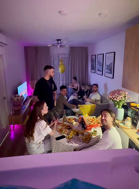 Тигран с Викой и Никита Гуранда поздравили Катю Квашникову с юбилеем