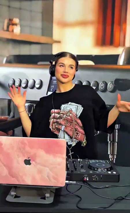 Настя Ромашова ответила на вопросы подписчиков о жизни в Китае, о муже,о своем здоровье и проекте Дом 2