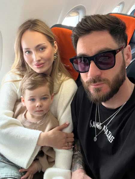 Семья Салибековых отправилась в отпуск
