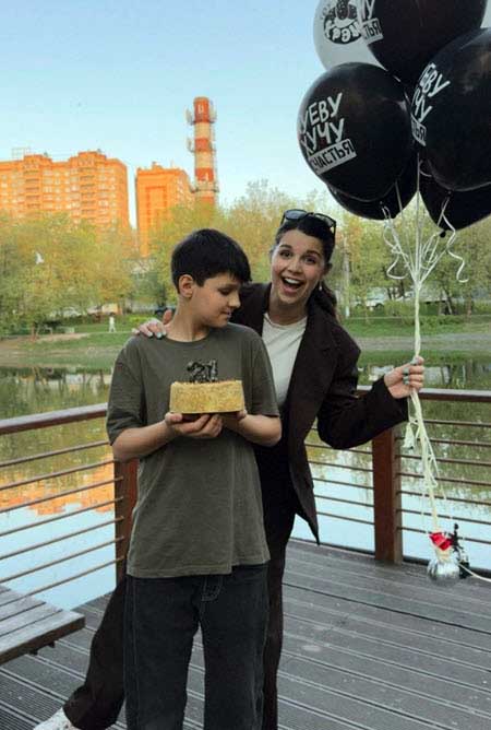 Сыну Саши Гобозова и Алианы Устиненко исполнилось 12 лет