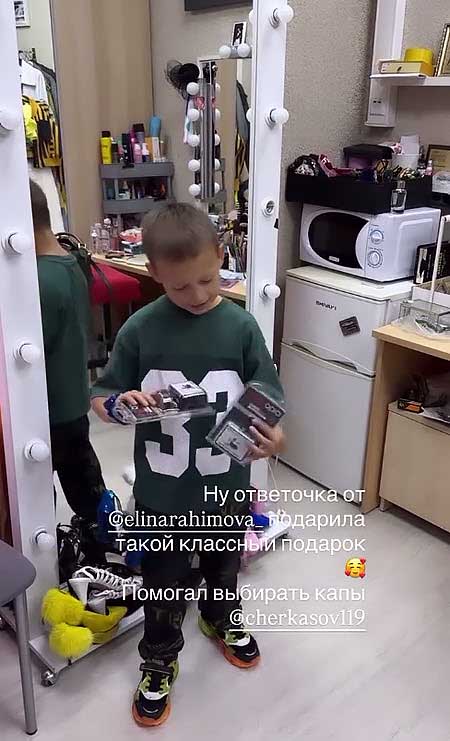 Сын Нелли Ермолаевой продолжает ухаживать за Элиной