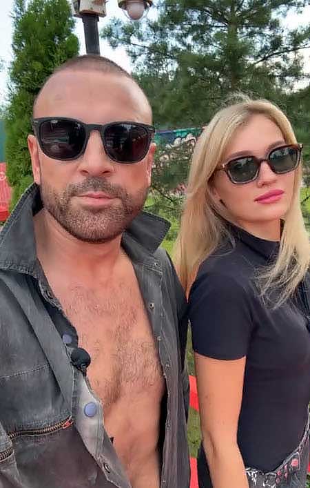 У Алексея Адеева и Иваны Михайличенко 1 месяц отношений