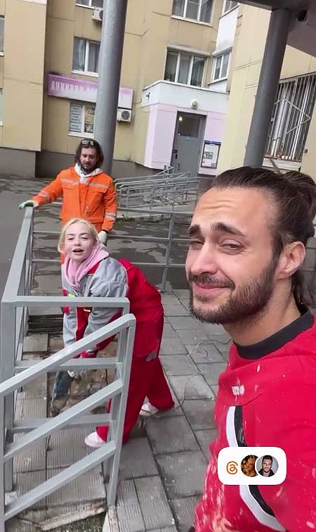 Вика Кулагина теперь не только тусуется в компании Безуса и Ромашовых, но и работает на стройке с Лешей и Женей