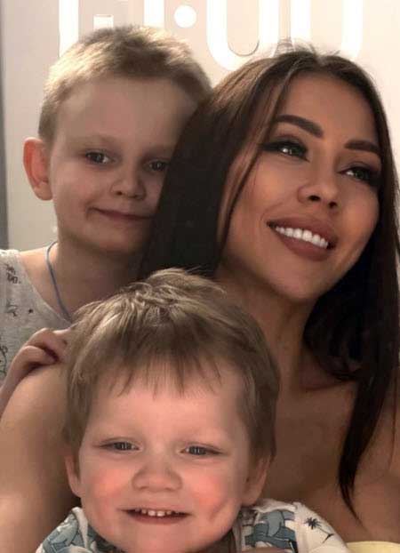 Алена Савкина в больнице борется с онкологией 4 стадии