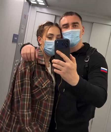 Алена Савкина объяснила, почему говорила о расставании со Смуровым
